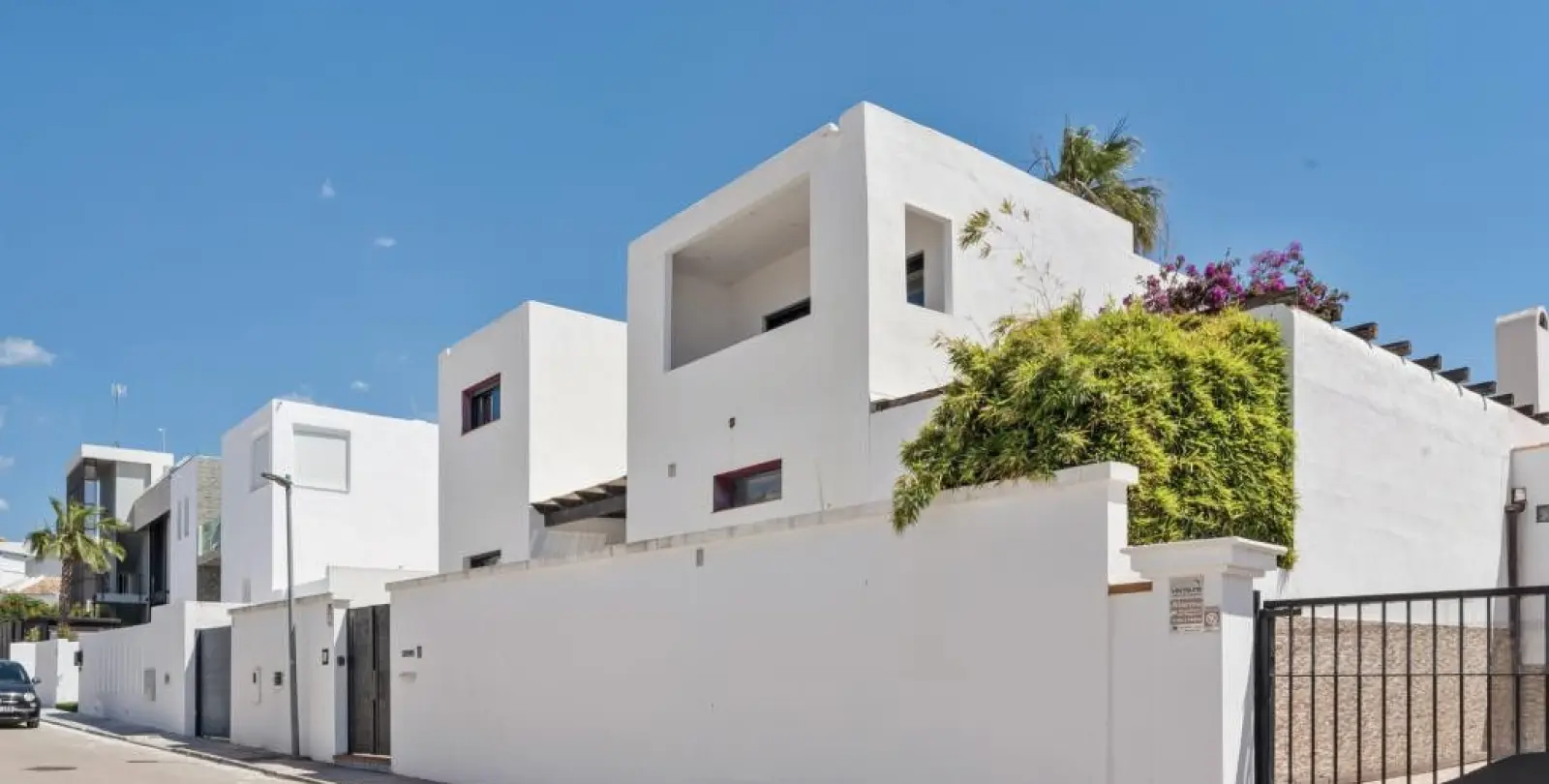 Sale of detached villa in Nueva Andalucía 2