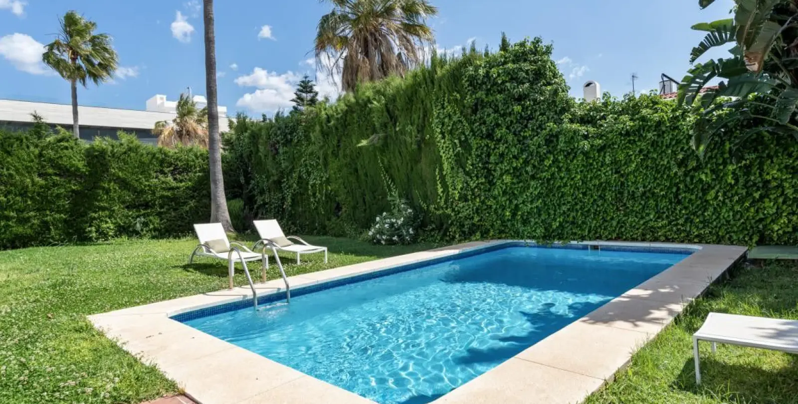 Sale of detached villa in Nueva Andalucía 8