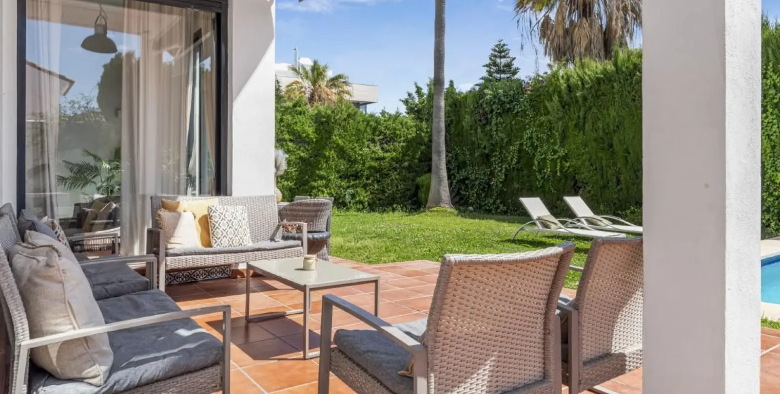 Sale of detached villa in Nueva Andalucía 11
