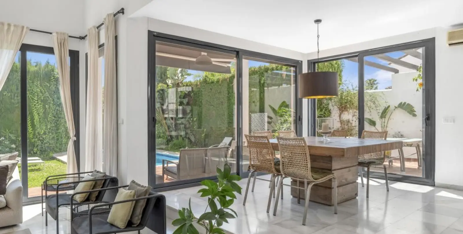 Sale of detached villa in Nueva Andalucía 21