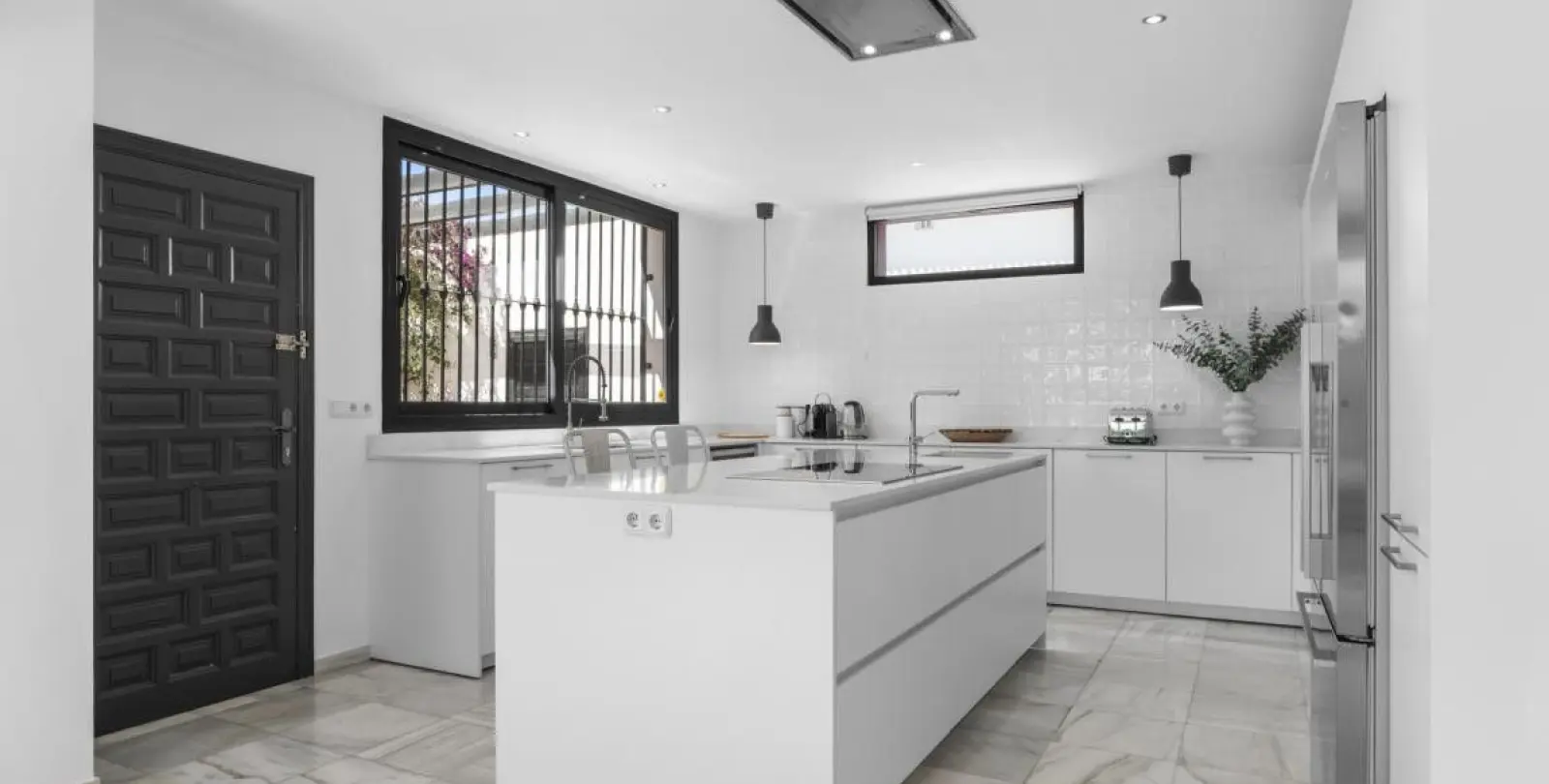 Sale of detached villa in Nueva Andalucía 24