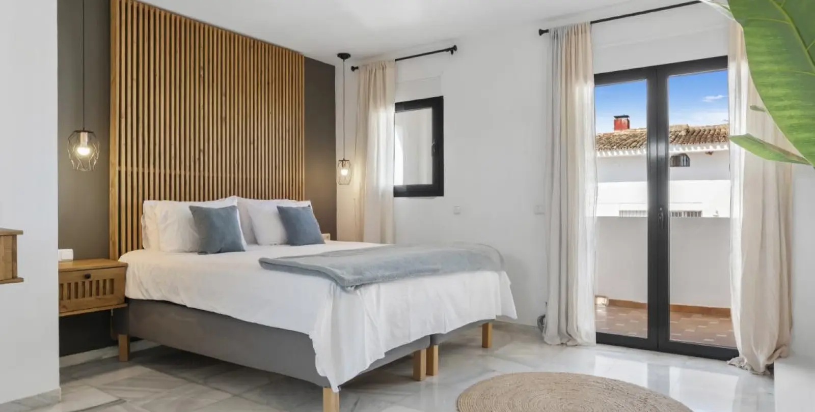 Sale of detached villa in Nueva Andalucía 35