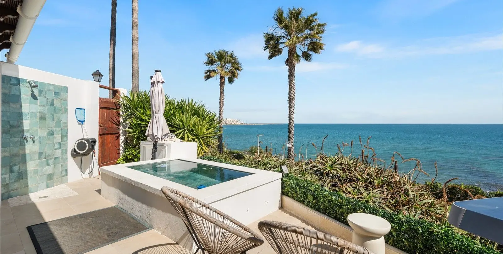 Sale of semi-detached house in Estepona 1