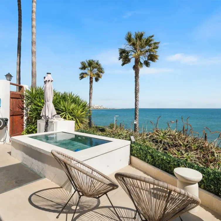 Sale of semi-detached house in Estepona