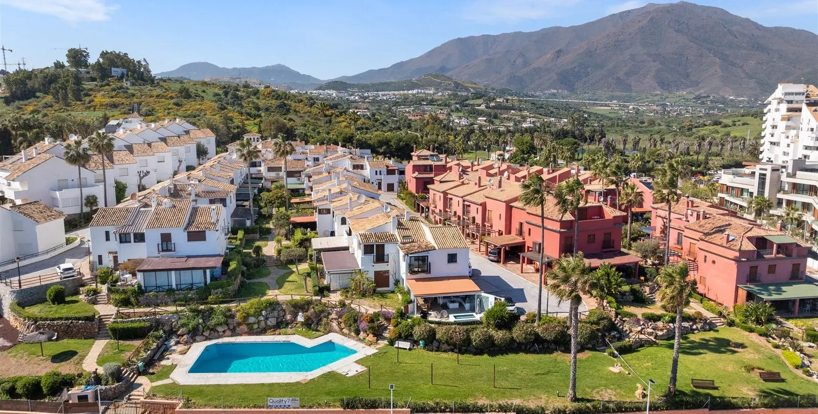 Sale of semi-detached house in Estepona 37
