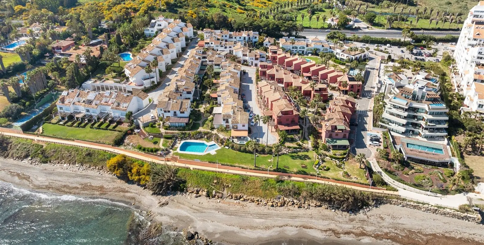 Sale of semi-detached house in Estepona 39