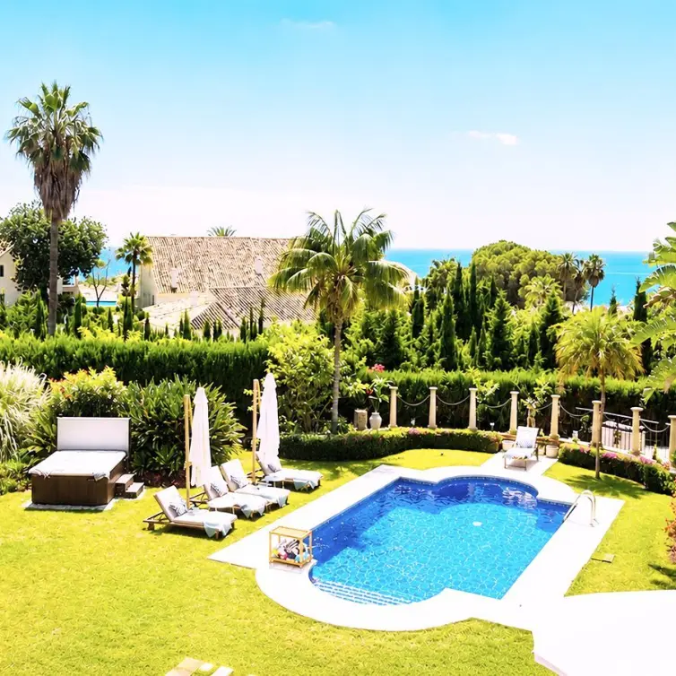 Sale of detached villa in Benalmadena