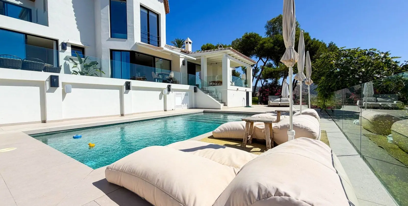 Sale of detached villa in Hacienda Las Chapas 1