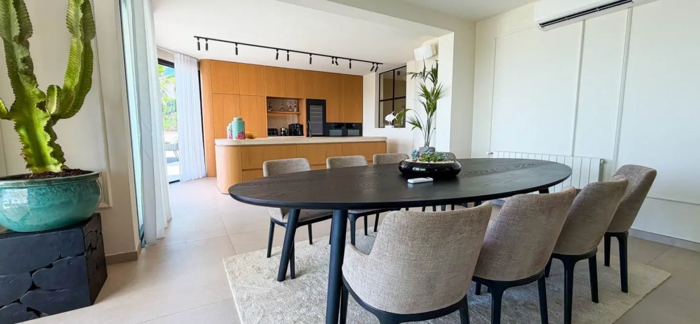 Sale of detached villa in Hacienda Las Chapas 1