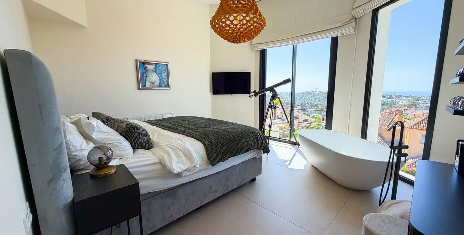 Sale of detached villa in Hacienda Las Chapas 3