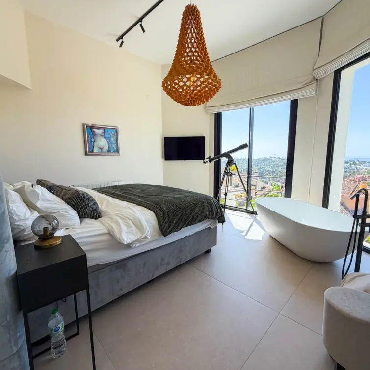 Sale of detached villa in Hacienda Las Chapas