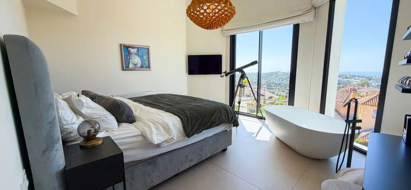 Sale of detached villa in Hacienda Las Chapas 2