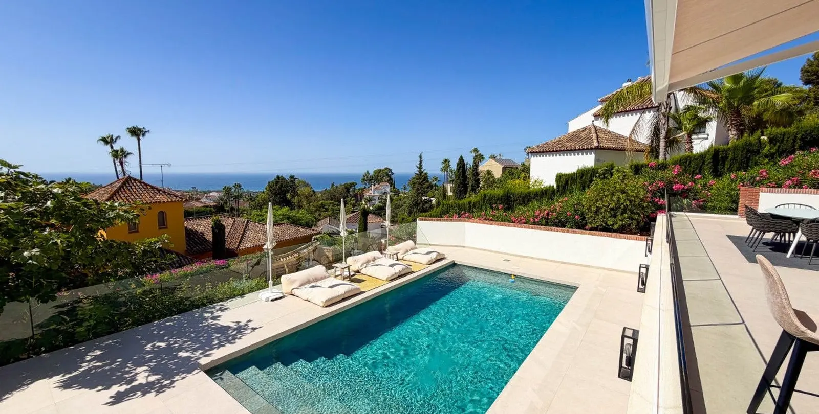 Sale of detached villa in Hacienda Las Chapas 4