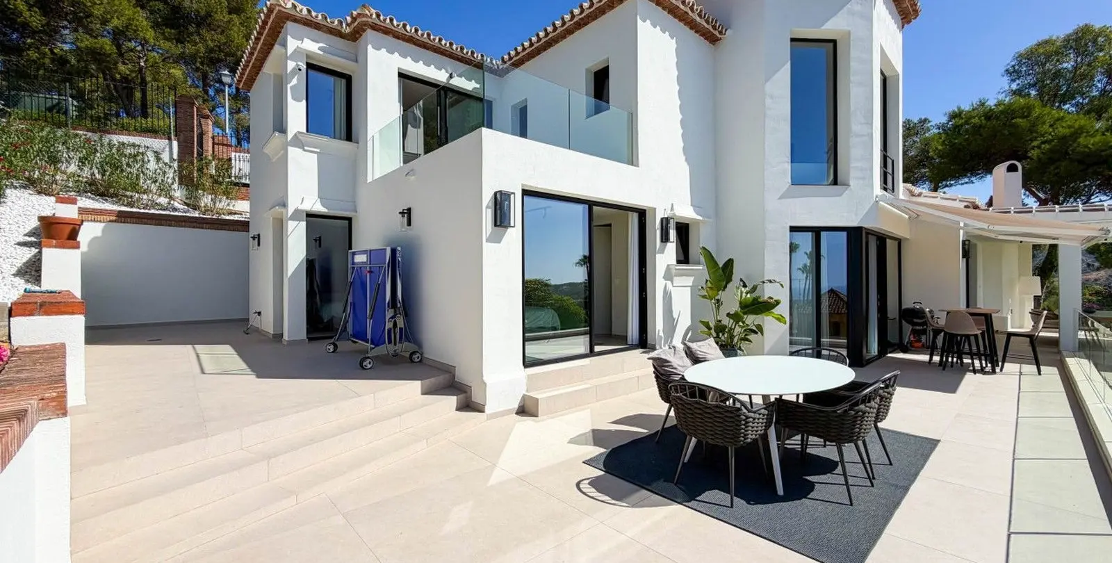 Sale of detached villa in Hacienda Las Chapas 5