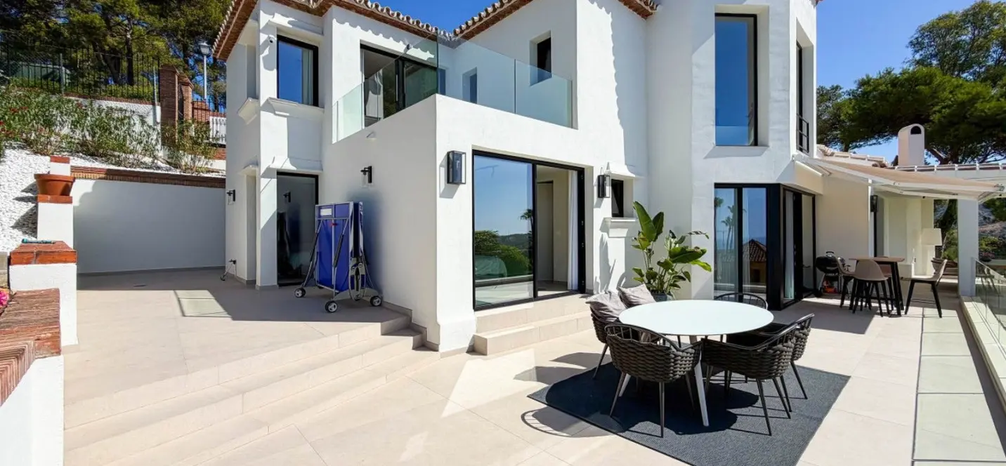 Sale of detached villa in Hacienda Las Chapas 4