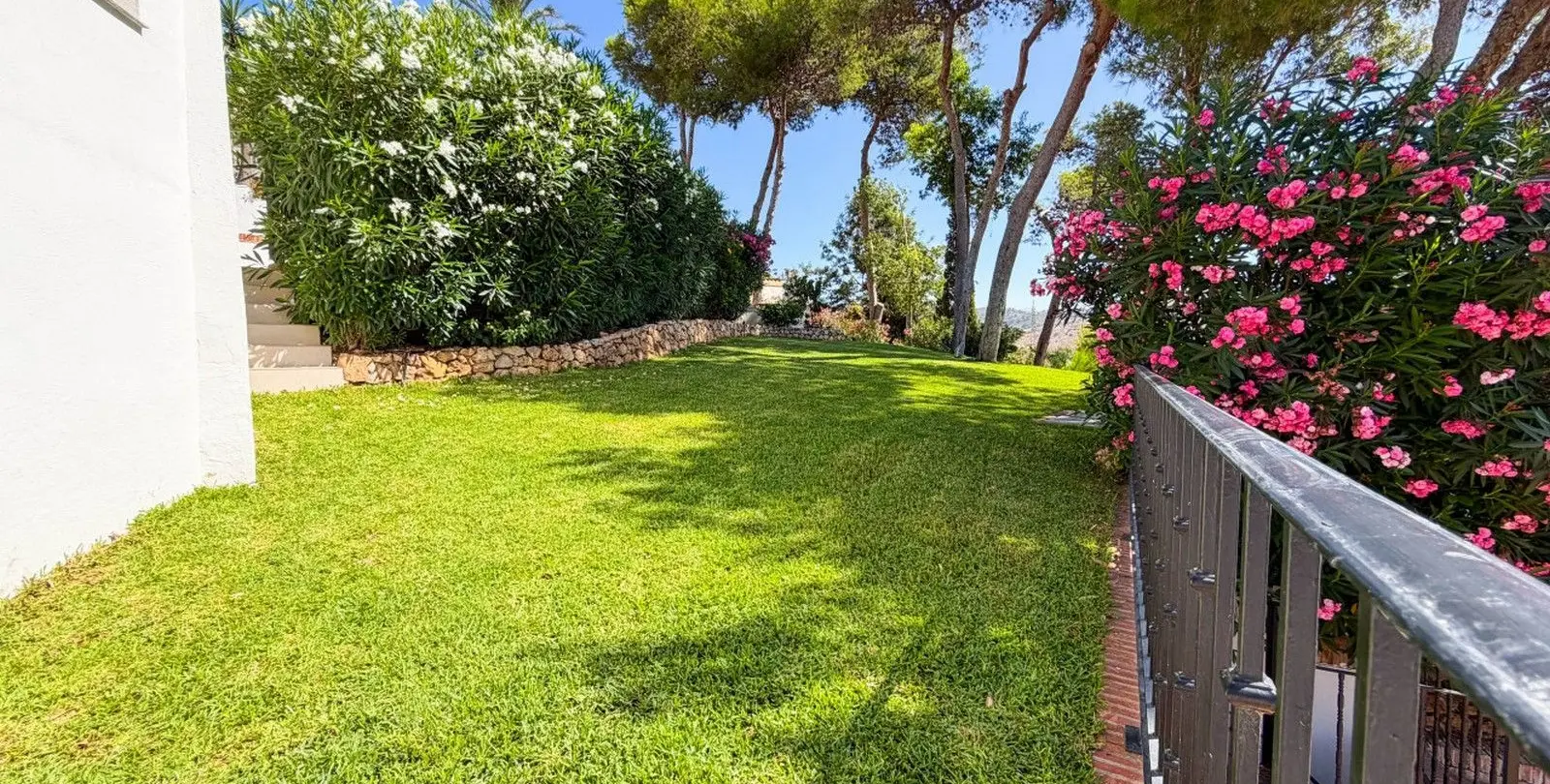 Sale of detached villa in Hacienda Las Chapas 7
