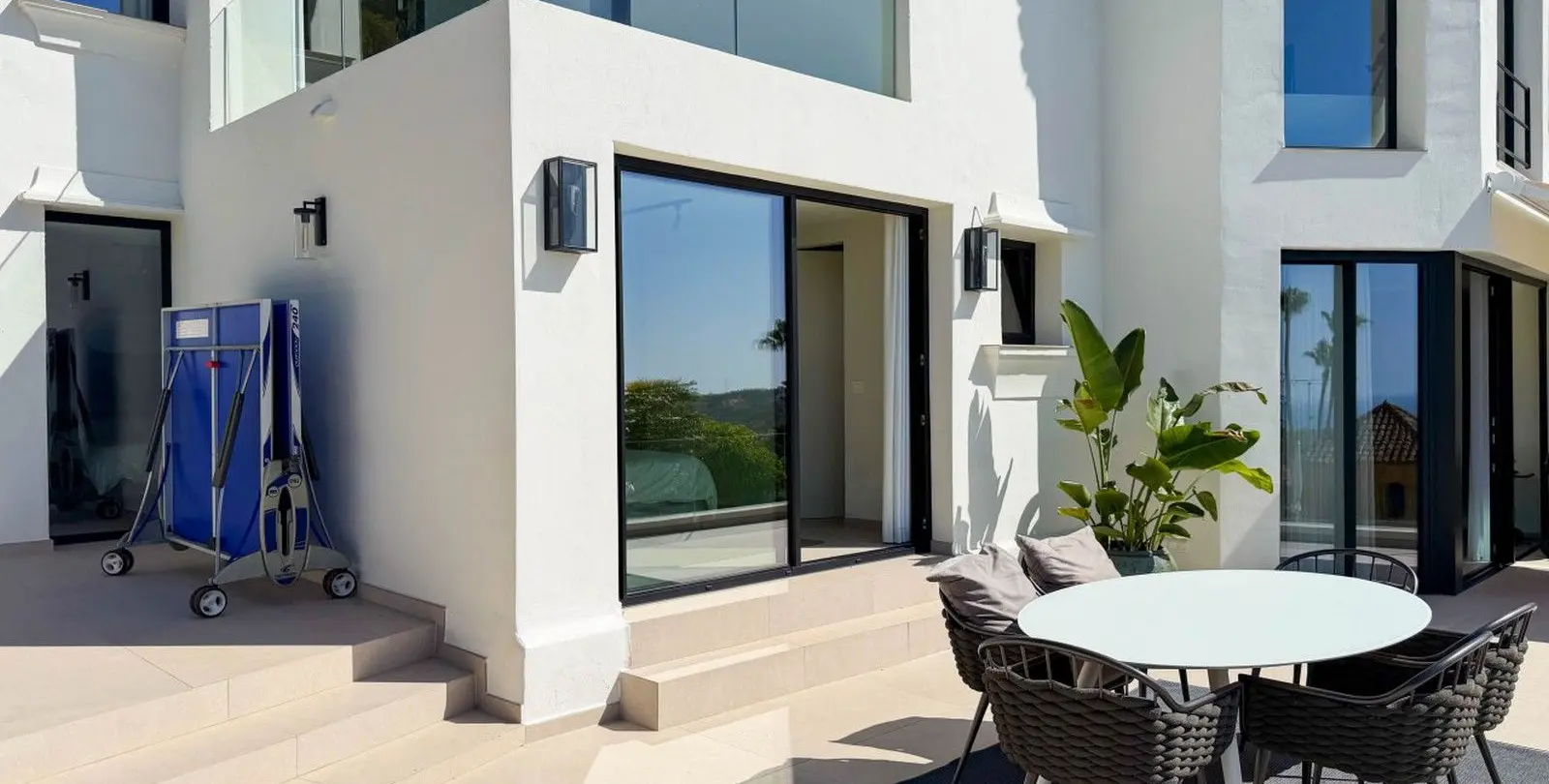 Sale of detached villa in Hacienda Las Chapas 9