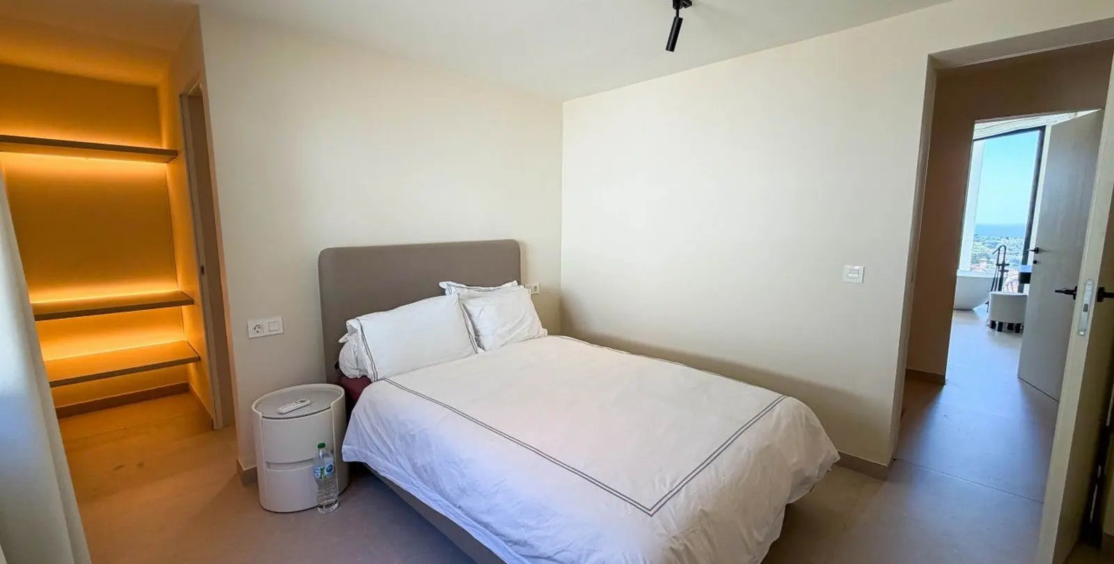 Sale of detached villa in Hacienda Las Chapas 31