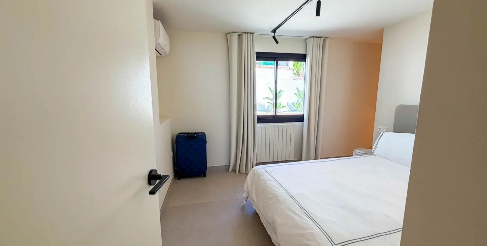 Sale of detached villa in Hacienda Las Chapas 32