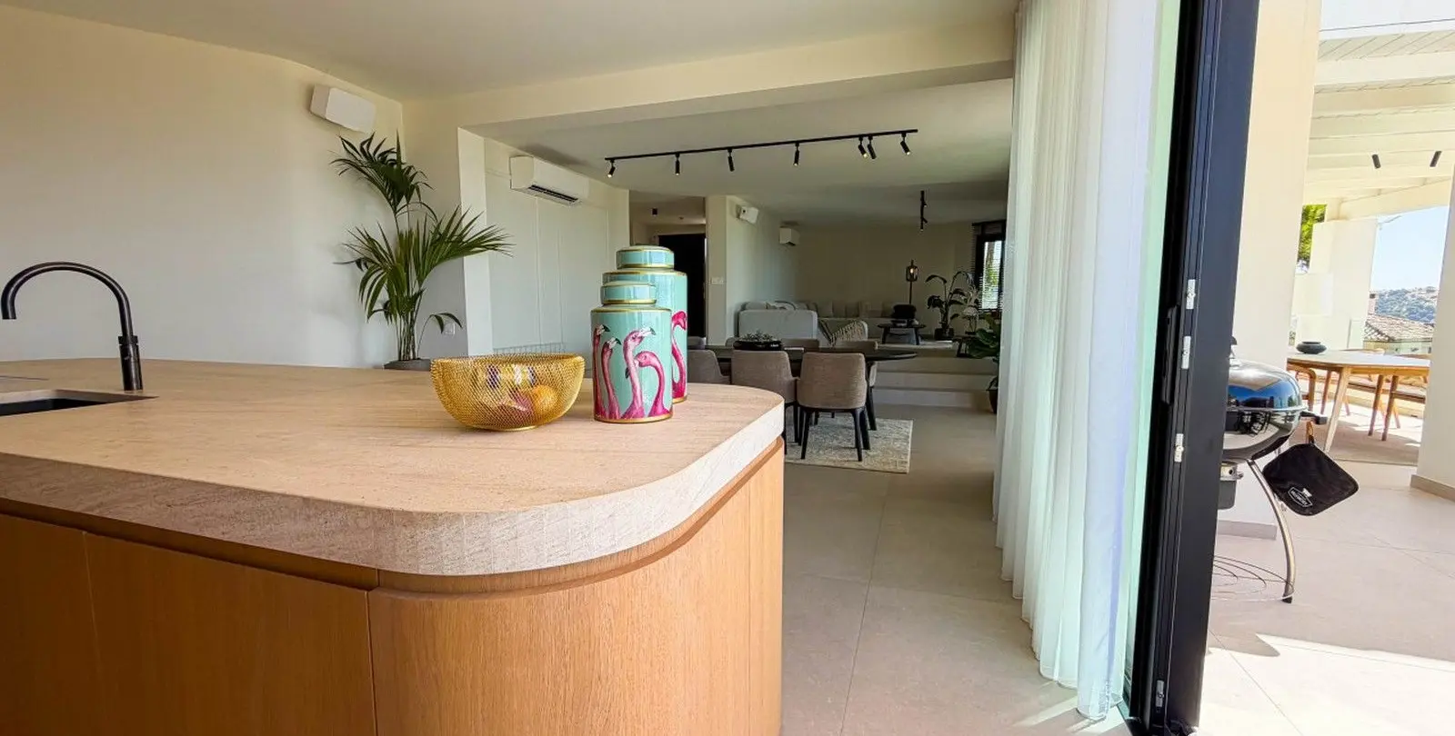 Sale of detached villa in Hacienda Las Chapas 42