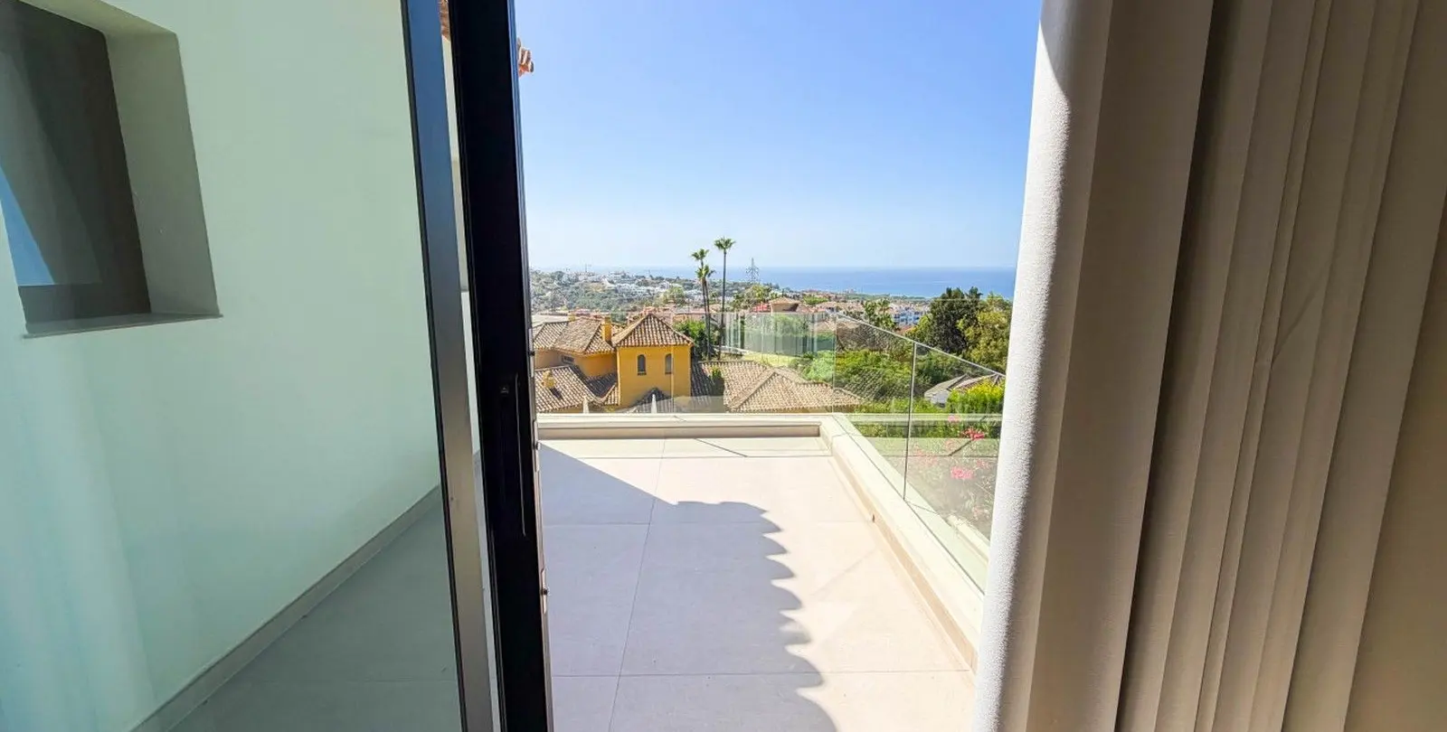 Sale of detached villa in Hacienda Las Chapas 51