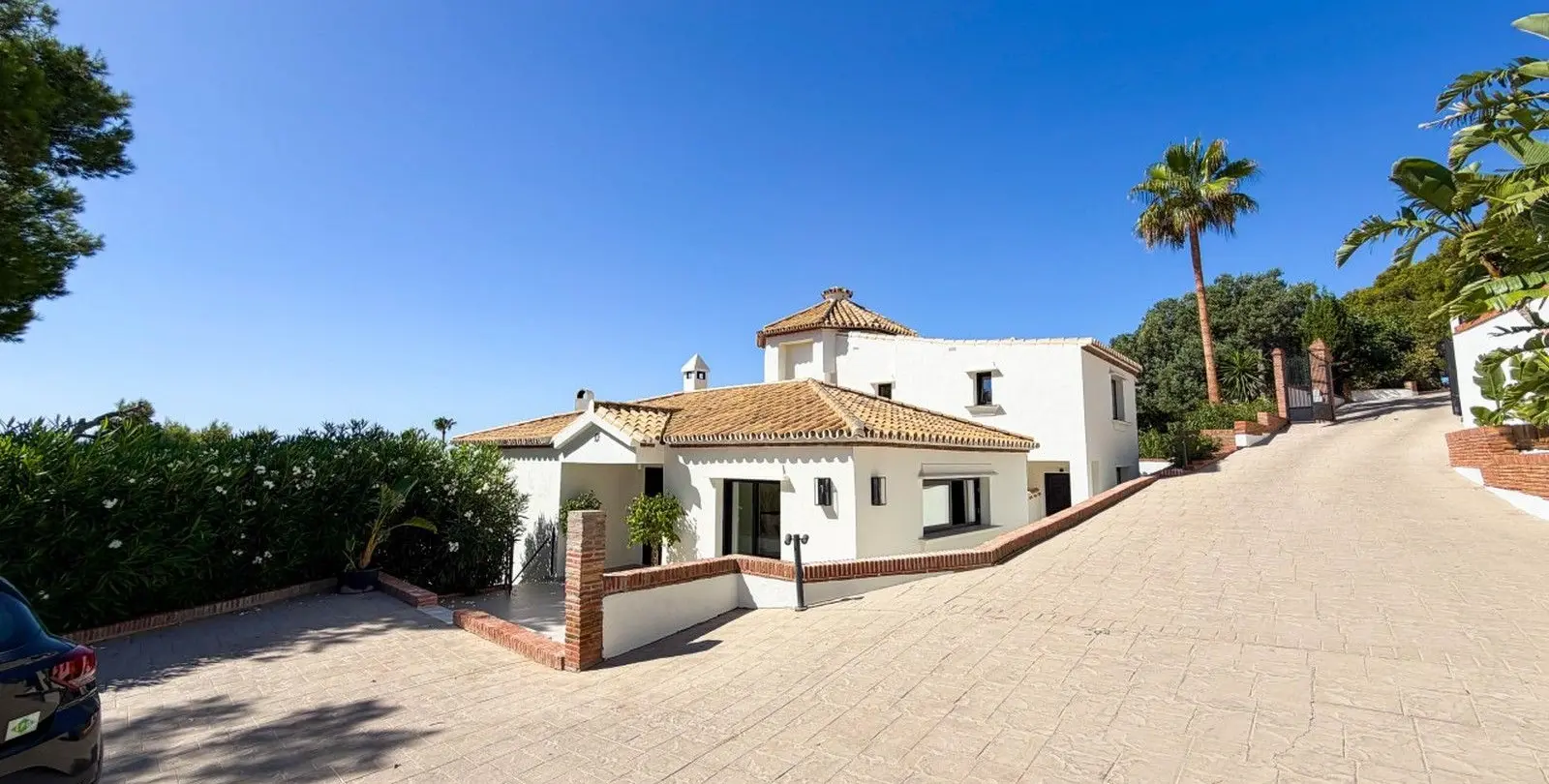 Sale of detached villa in Hacienda Las Chapas 82