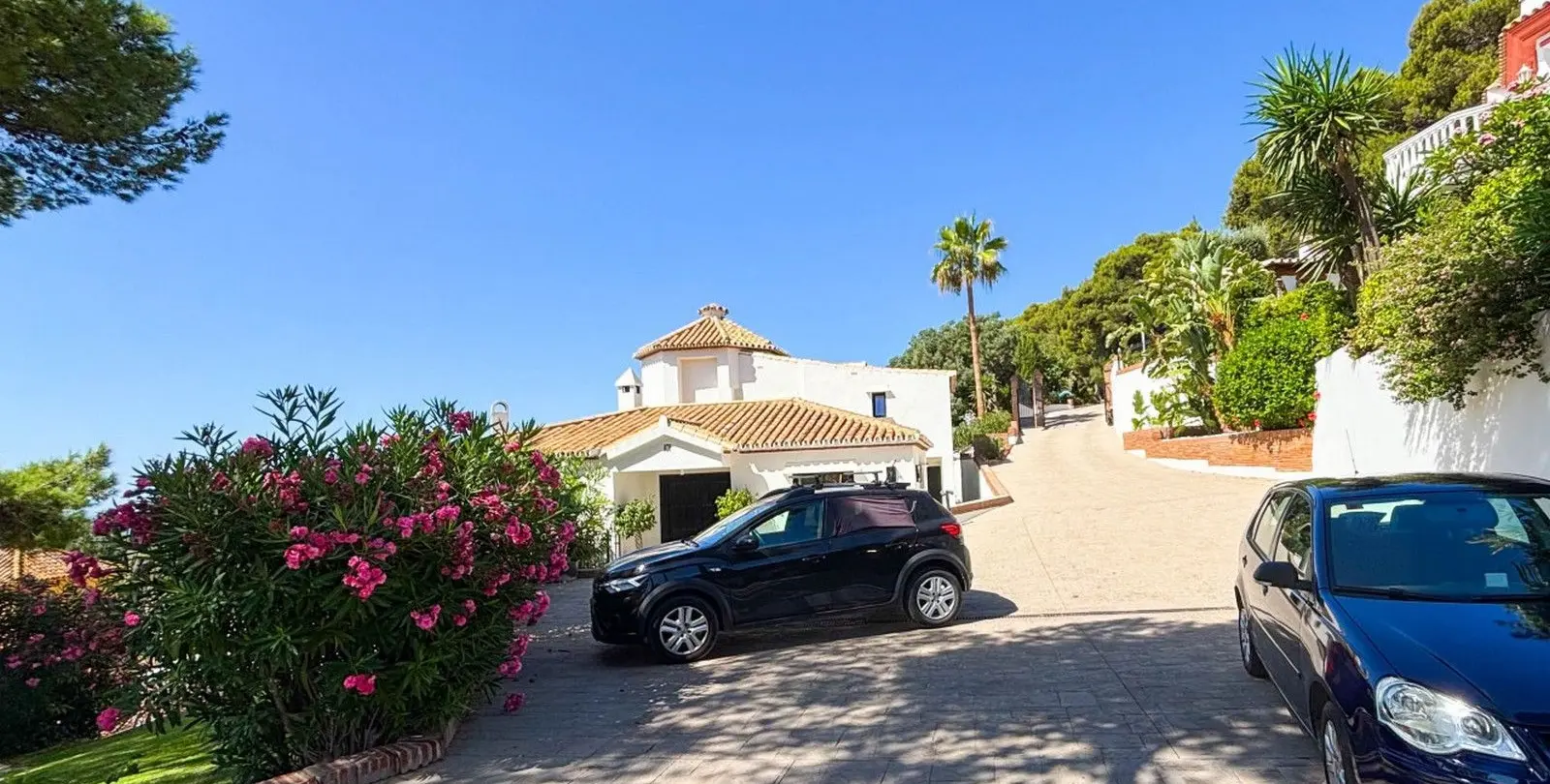 Sale of detached villa in Hacienda Las Chapas 84