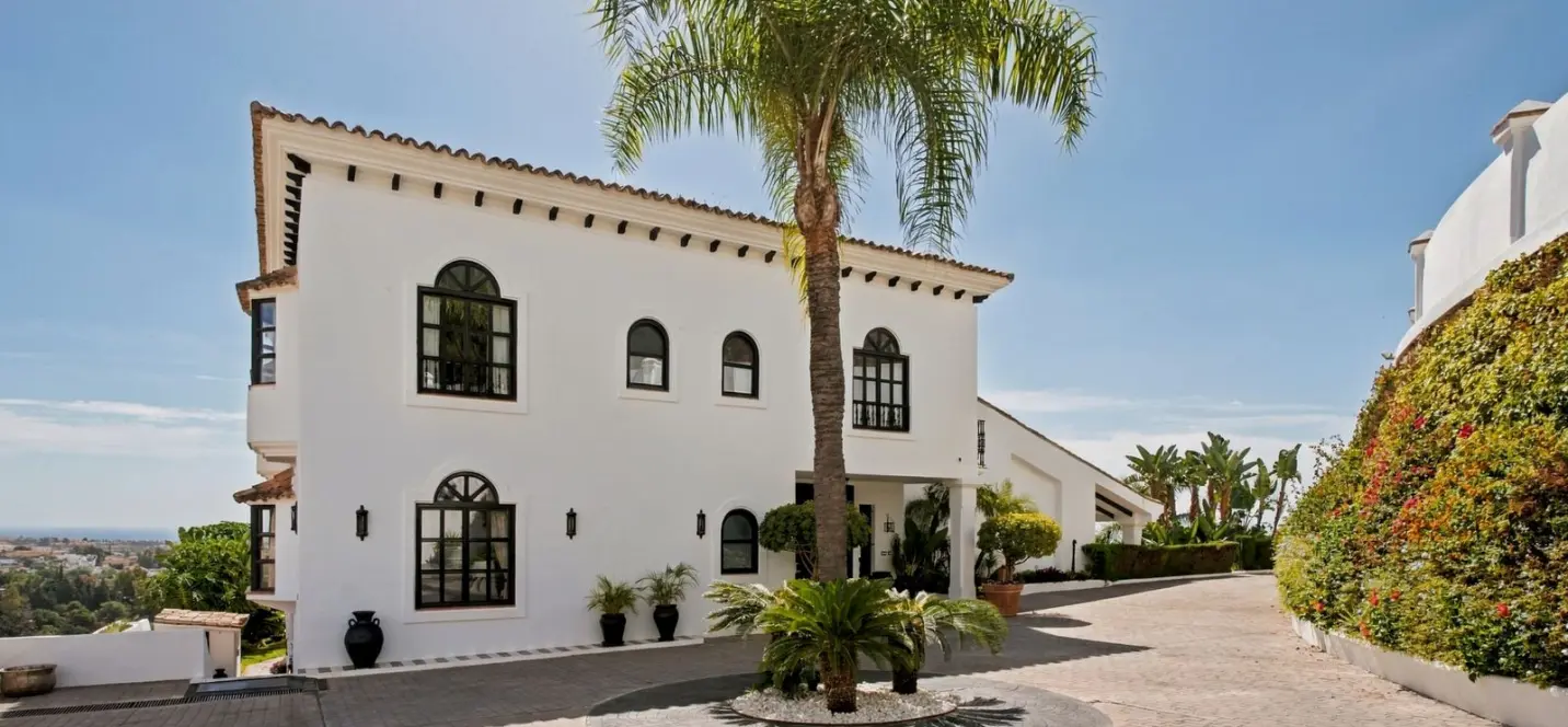 Sale of detached villa in Benahavís 0