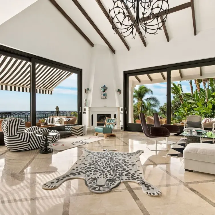 Sale of detached villa in Benahavís