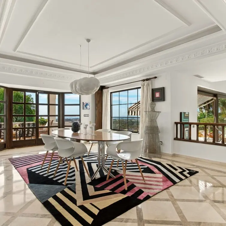 Sale of detached villa in Benahavís