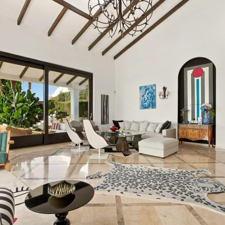Sale of detached villa in Benahavís