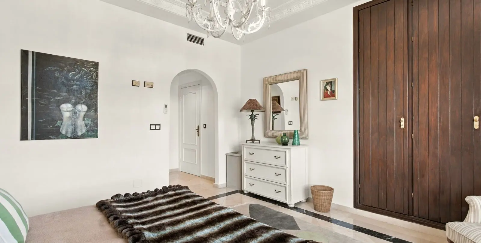Sale of detached villa in Benahavís 18