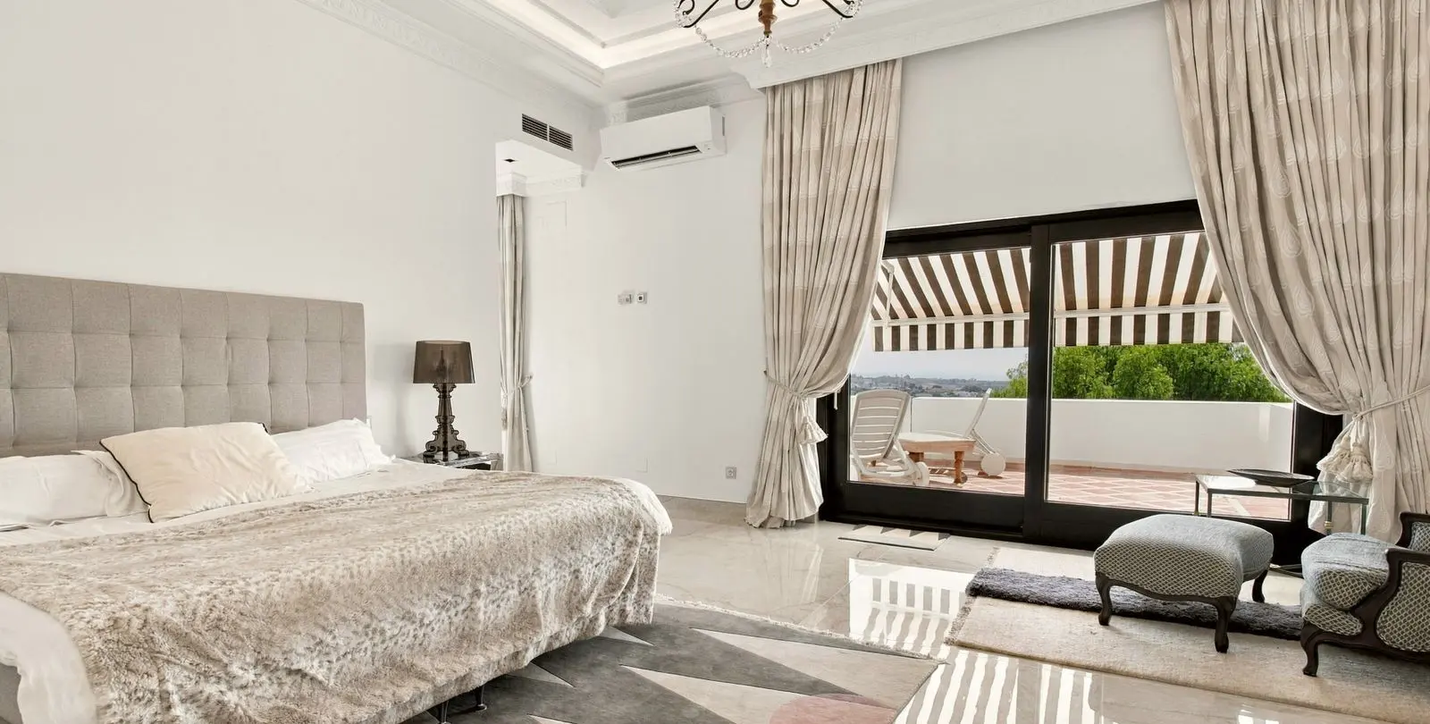 Sale of detached villa in Benahavís 22