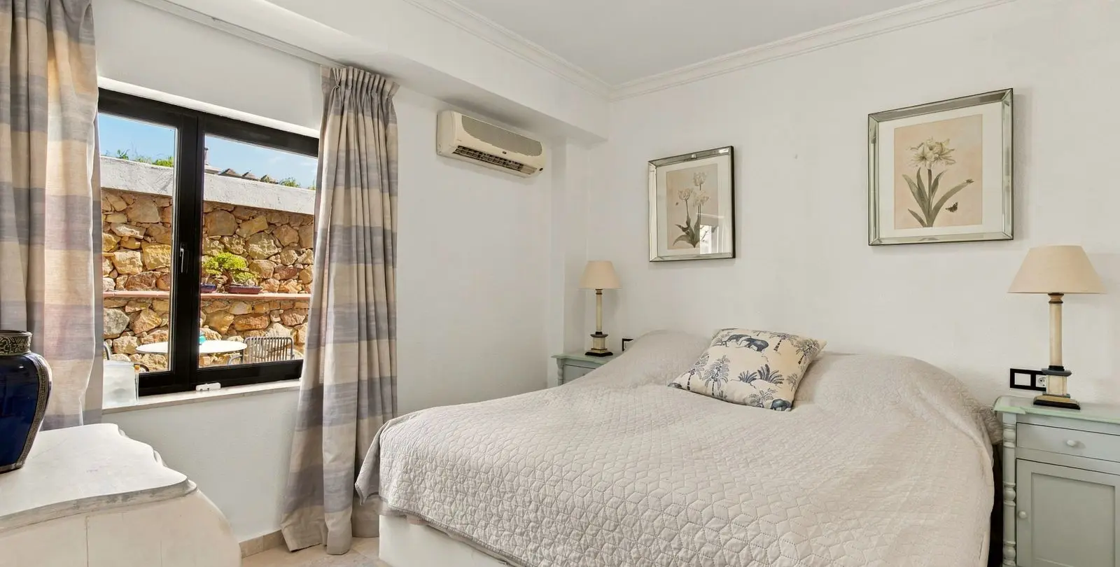 Sale of detached villa in Benahavís 40