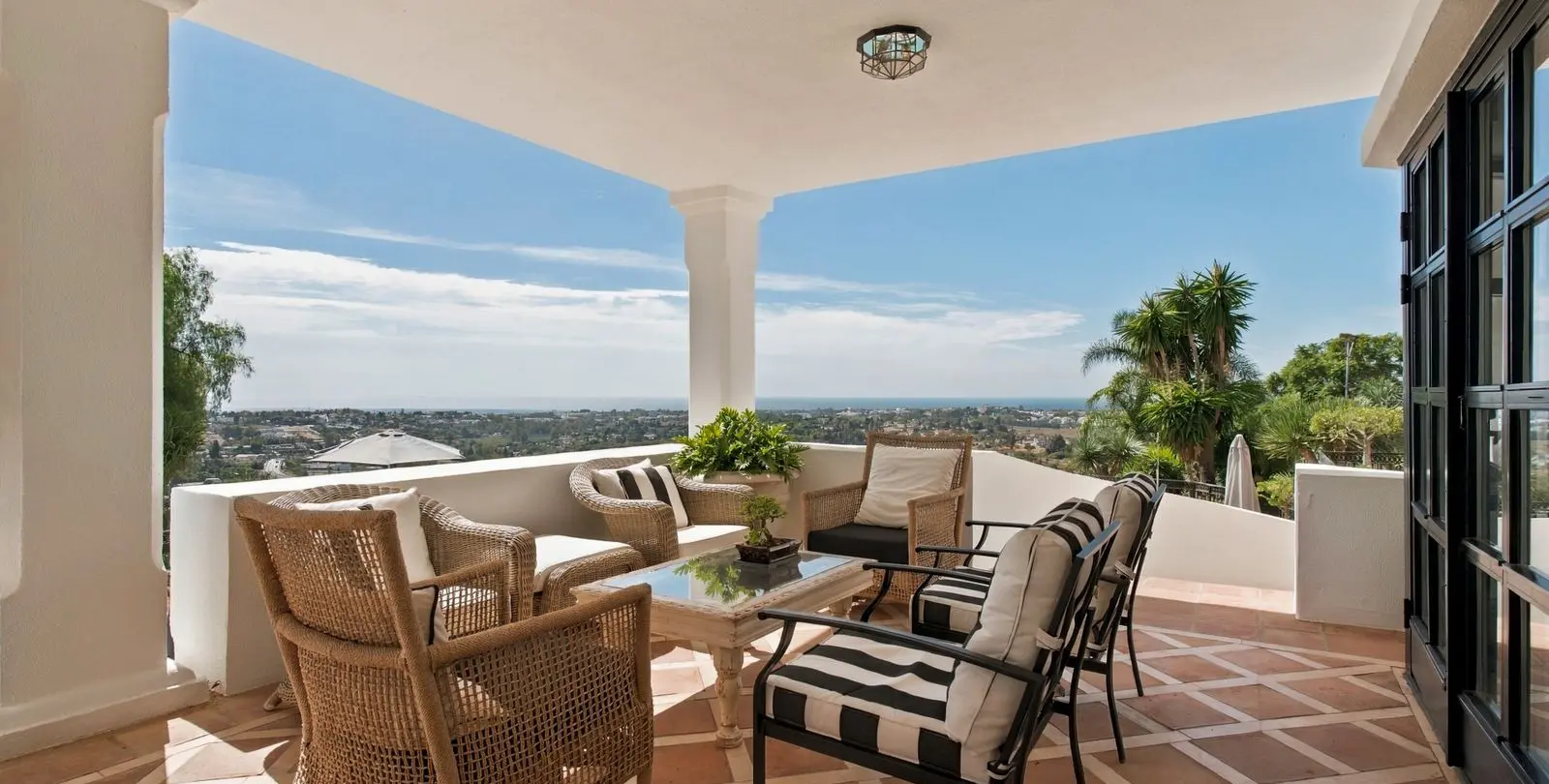 Sale of detached villa in Benahavís 51