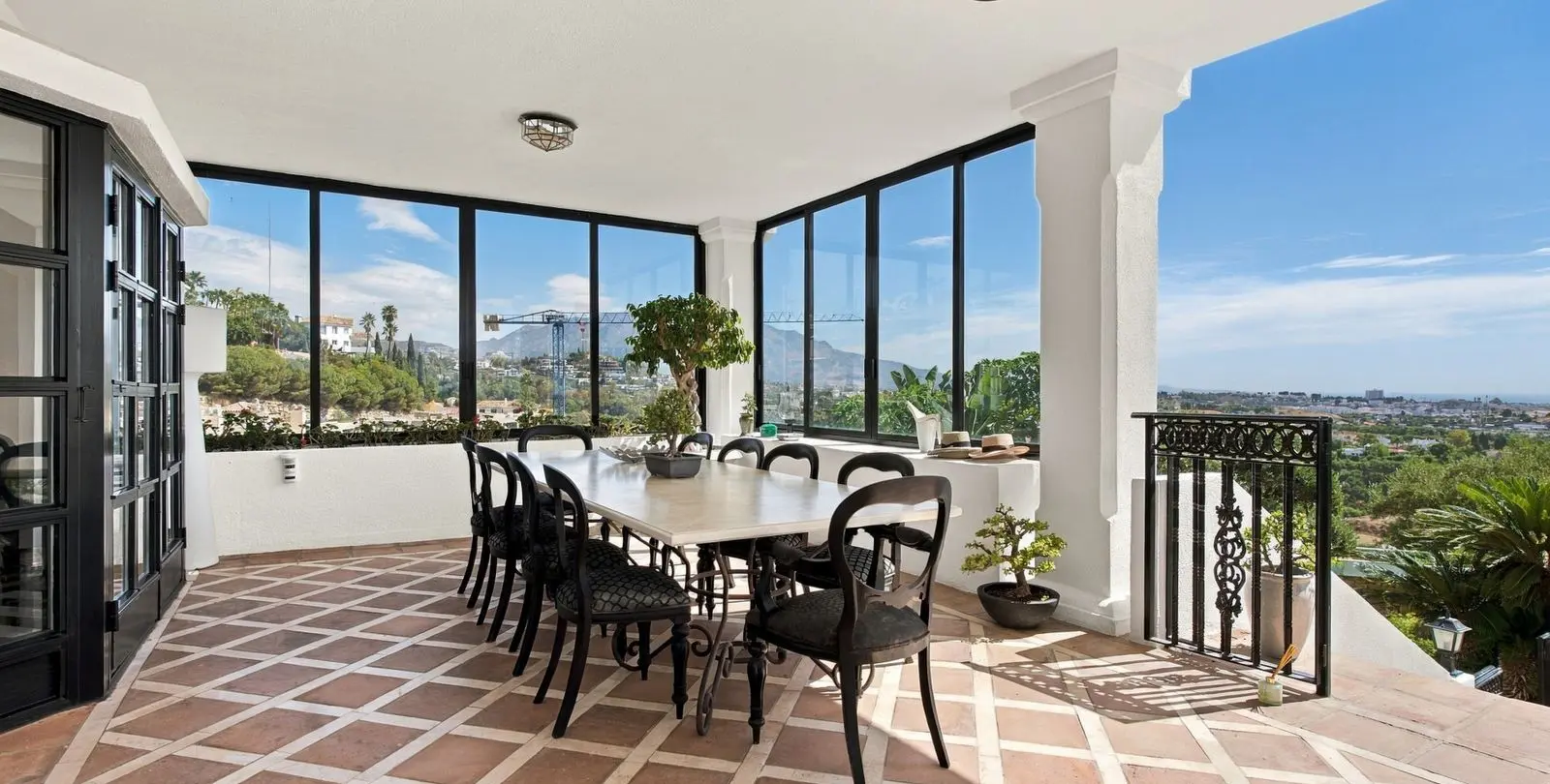Sale of detached villa in Benahavís 53