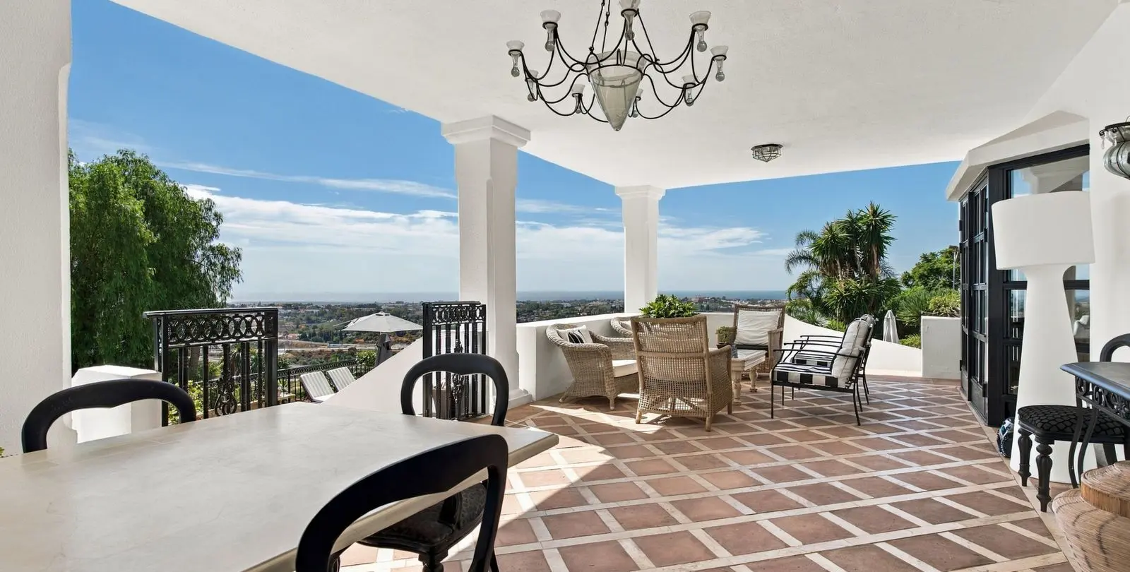 Sale of detached villa in Benahavís 55