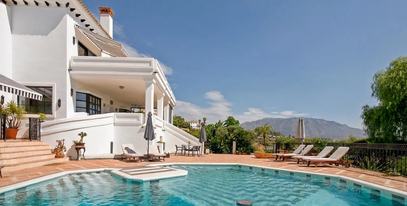 Sale of detached villa in Benahavís 58