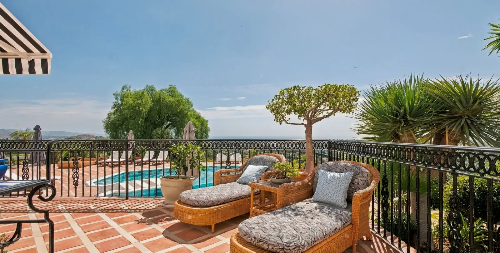 Sale of detached villa in Benahavís 59