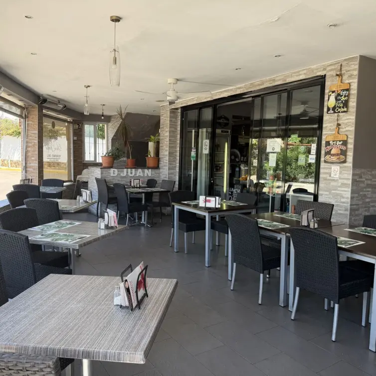 Sale of commercial premises in Estepona