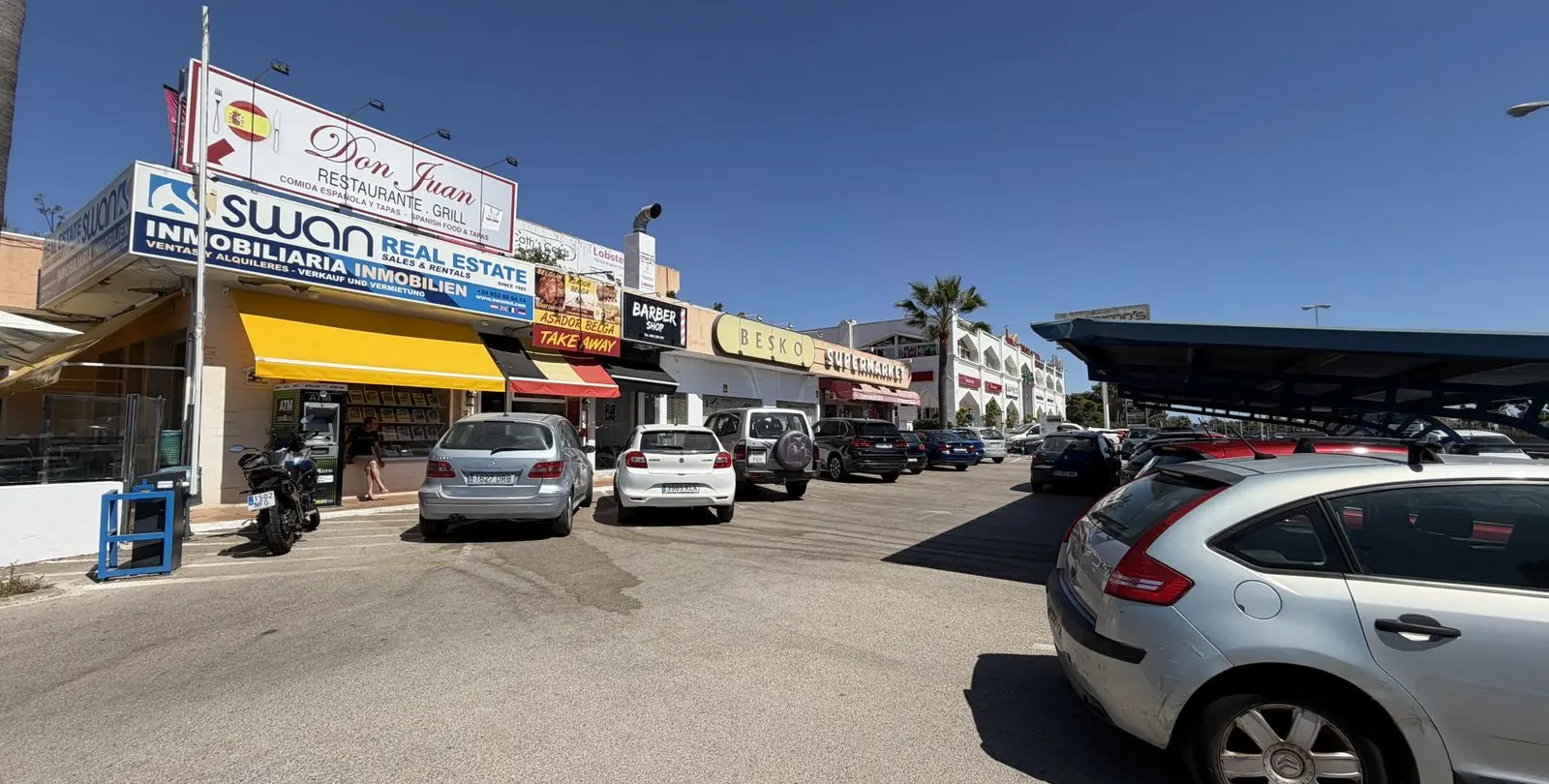 Sale of commercial premises in Estepona 3