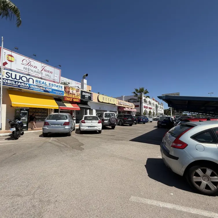 Sale of commercial premises in Estepona