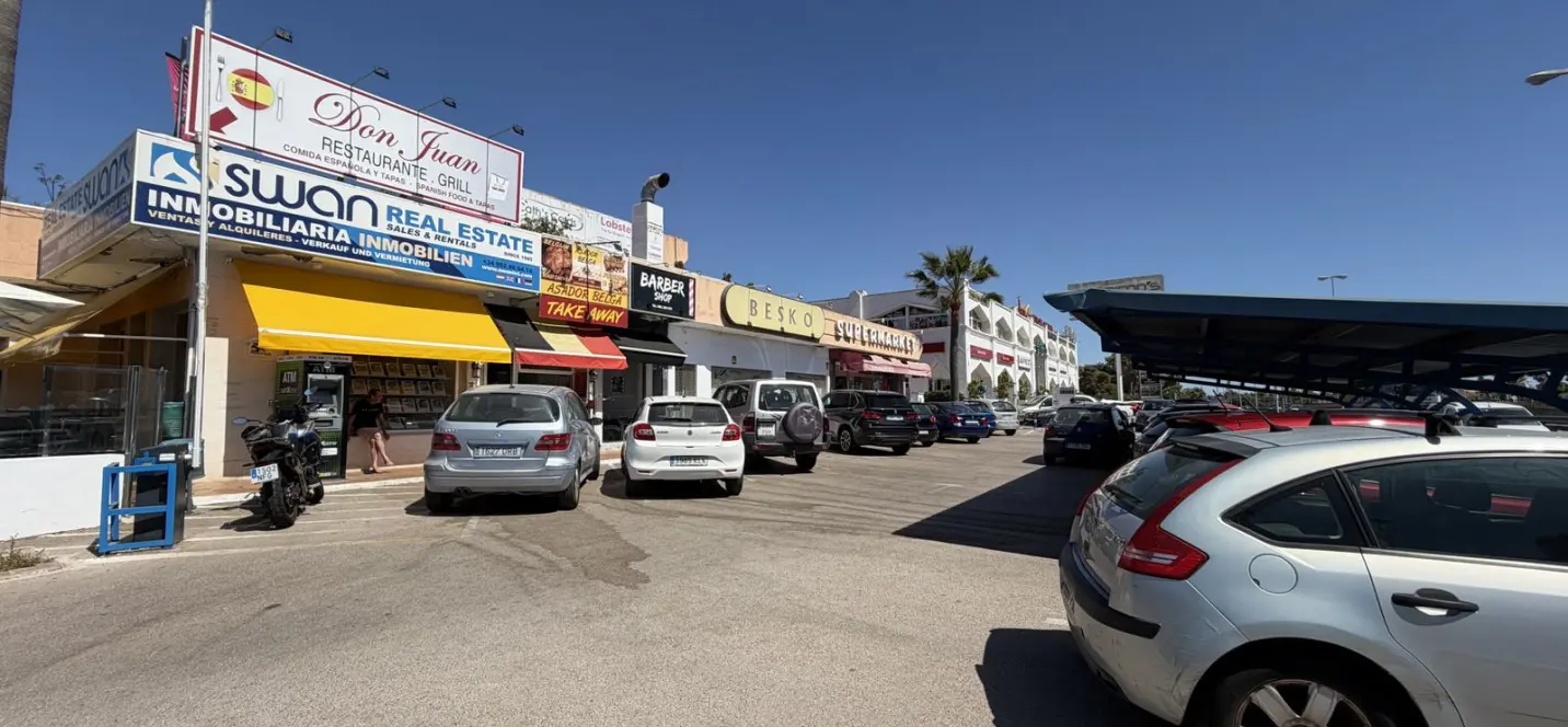 Sale of commercial premises in Estepona 2