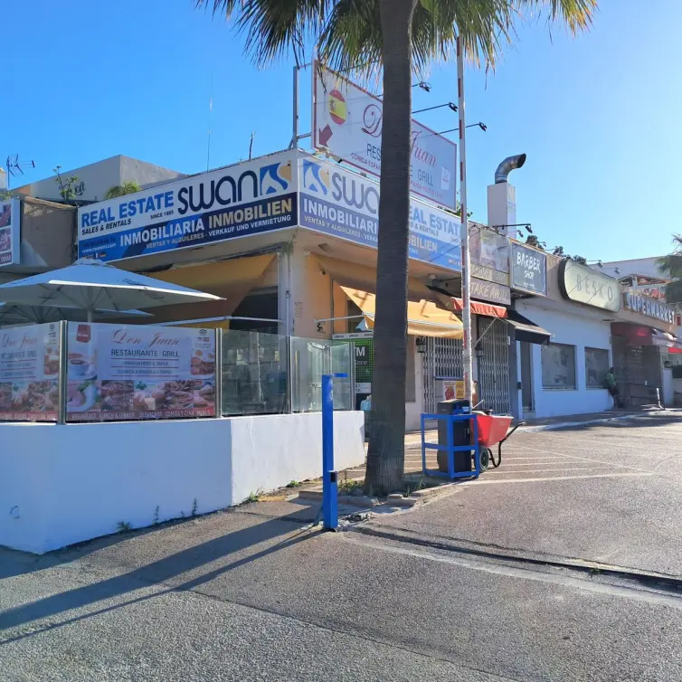Sale of commercial premises in Estepona