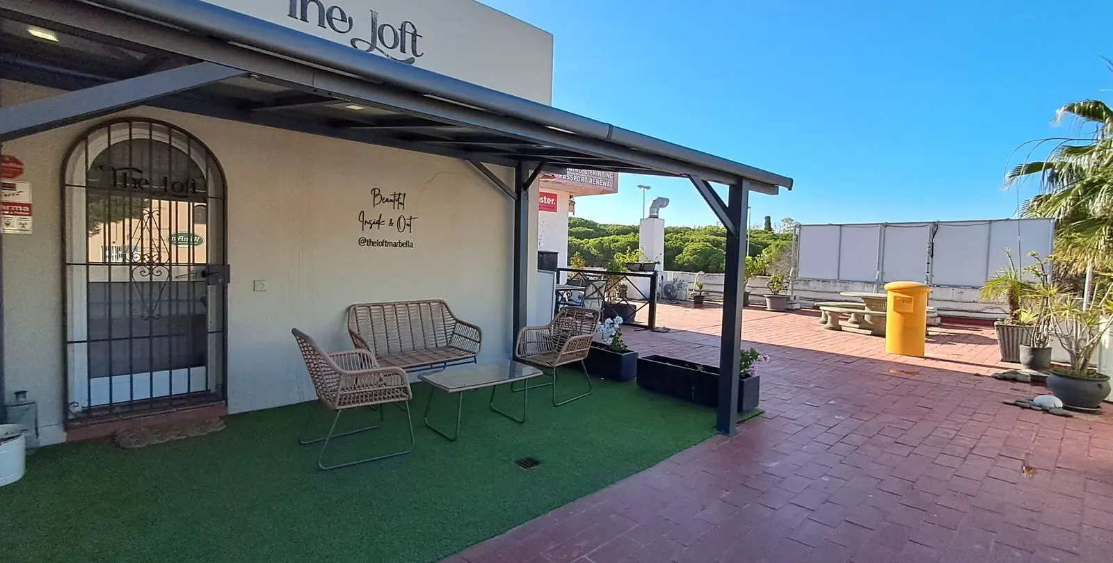 Sale of commercial premises in Estepona 24