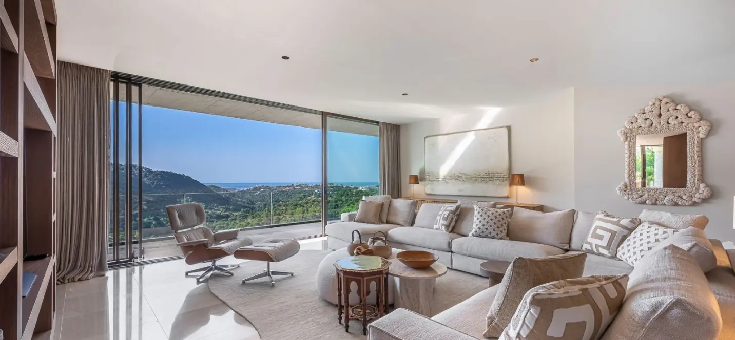 Sale of detached villa in Benahavís 1