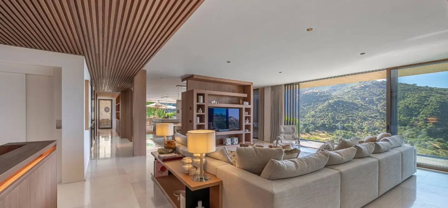 Sale of detached villa in Benahavís 2