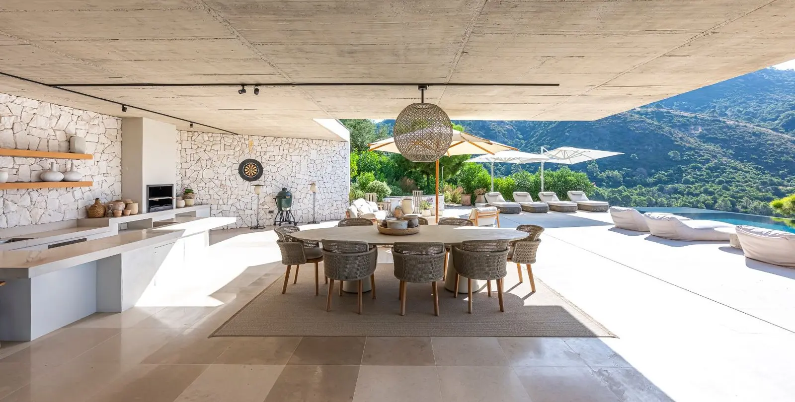 Sale of detached villa in Benahavís 14