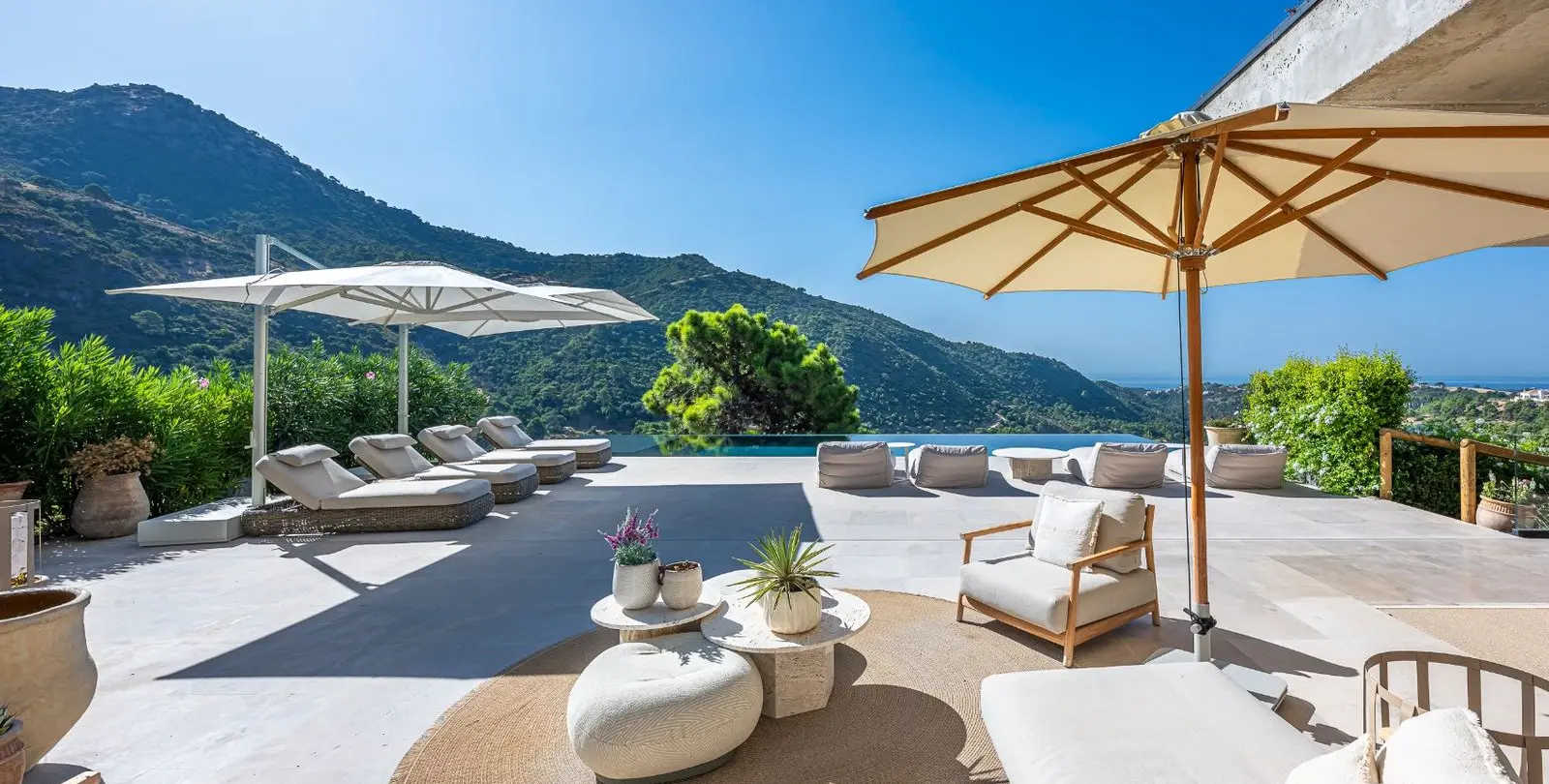 Sale of detached villa in Benahavís 16