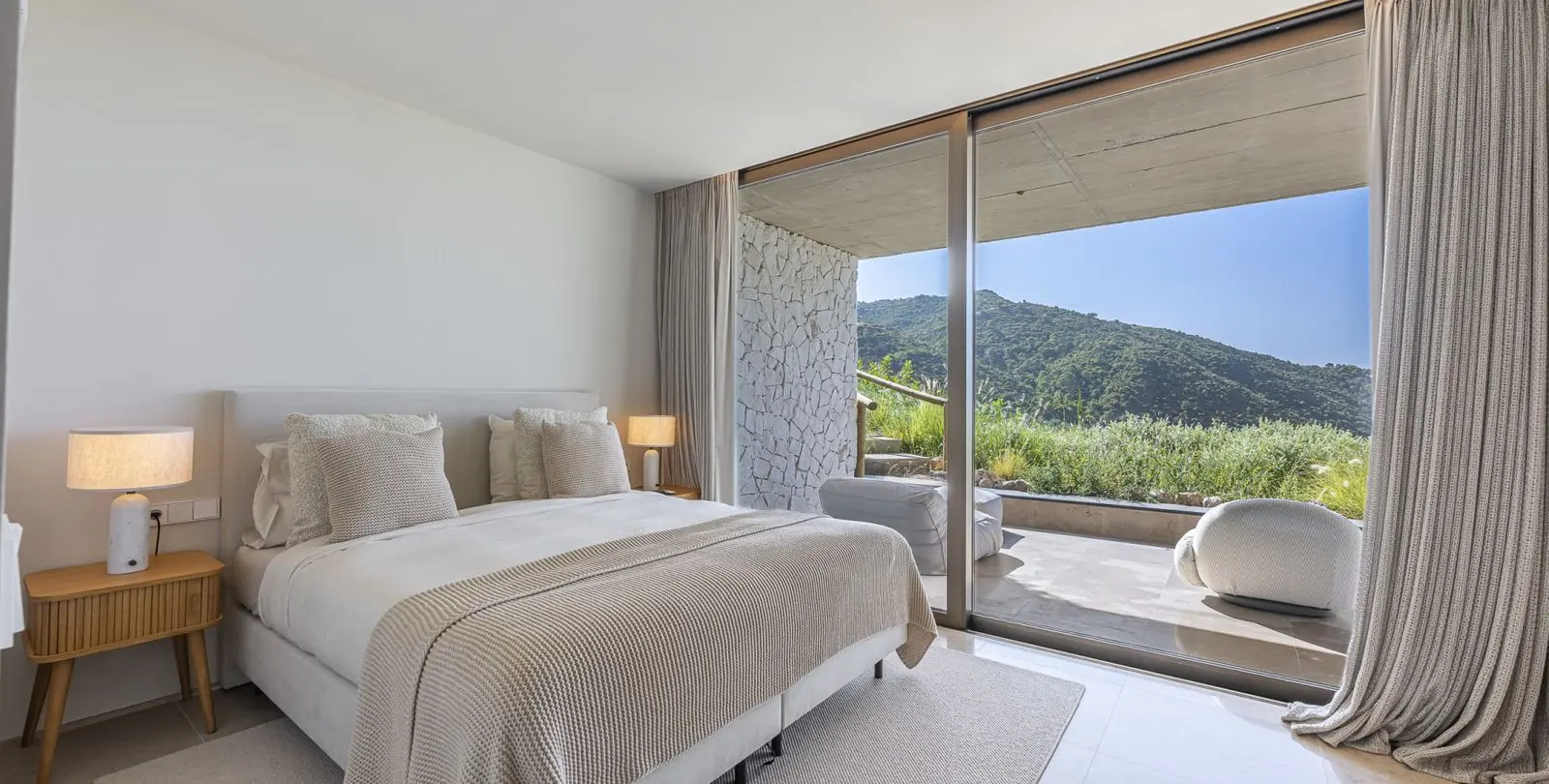 Sale of detached villa in Benahavís 33